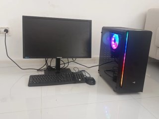 PC Gamer con Monitor, Ratón y Teclado