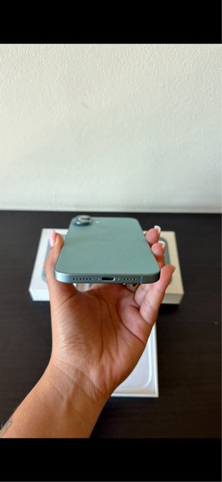 iPhone 16 Plus - Color Teal - 128GB