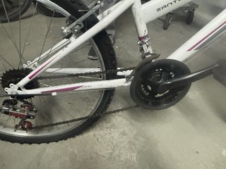 Bicicleta MTB 24 blanca y rosa