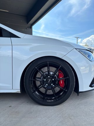 SEAT Leon cupra 300