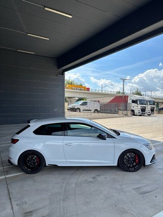 SEAT Leon cupra 300