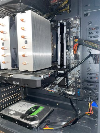 PC Gaming Ryzen 7 7700X / 32GB DDR5 / GTX 1050 Ti