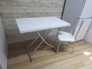 Mesa elevable y extensible