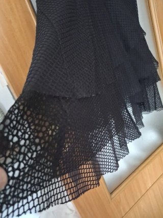 Falda rejilla con volantes negra