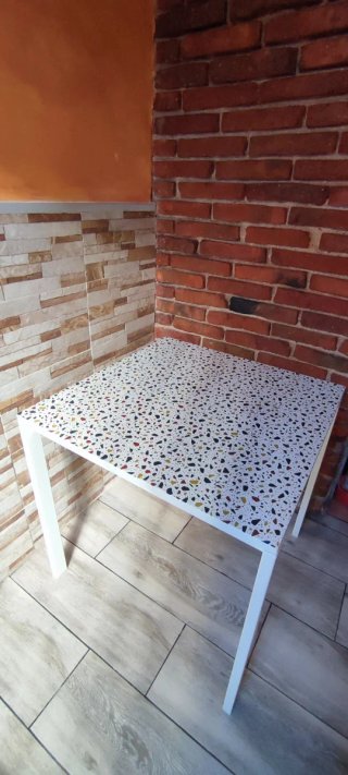 Mesa cuadrada Ikea multicolor