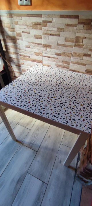 Mesa cuadrada Ikea multicolor