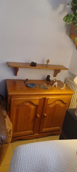 Muebles de pino macizo. Se aceptan ofertas