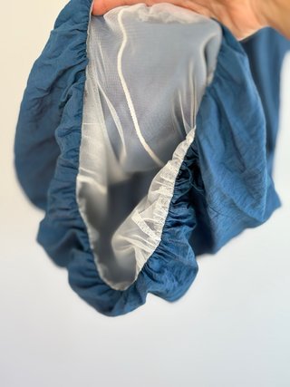 Vestido azul con bordados y bolsillos Talla S