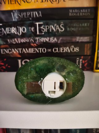 Figura Totoro con casa y Susuwatari de ghibli