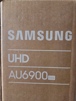 TV Samsung 50 UHD con mando y caja