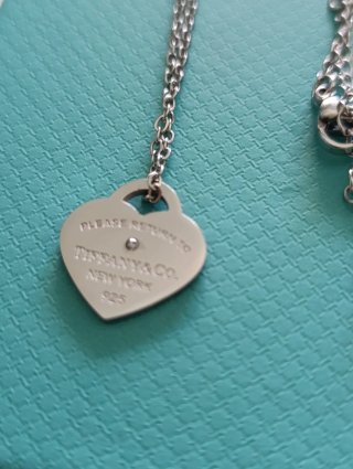 Conjunto estilo Tiffany & Co. Collar y Pendientes