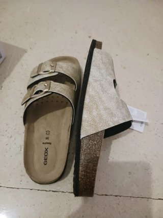 Sandalias Geox doradas