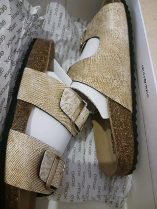 Sandalias Geox doradas
