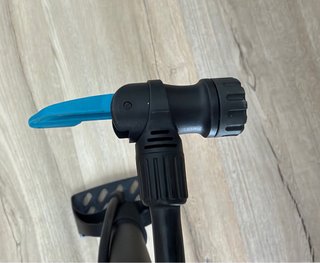 Bombín Btwin 100 para ruedas de bici