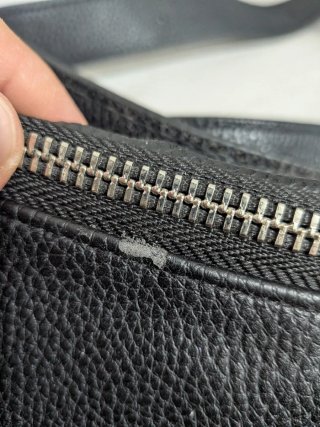 Riñonera negra mujer Stradivarius