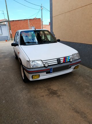 Peugeot 205 1999
