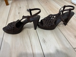 Zapatos tacón Rockport adiprene by adidas marrón