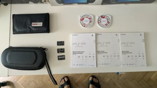 2 PSP 1004 FAT + 8 giochi + Accessori