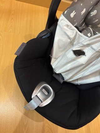Silla de coche Cybex con estampado de conejos