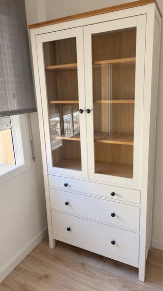 Vitrina IKEA HEMNES blanca con 3 cajones