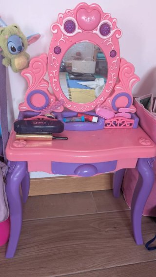 Tocador infantil rosa y morado
