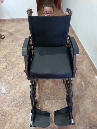 silla de ruedas prscticamente nueva