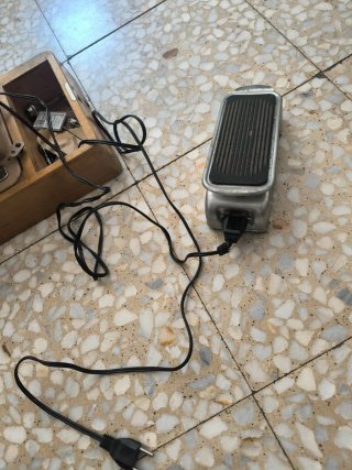 Máquina de coser SINGER beige