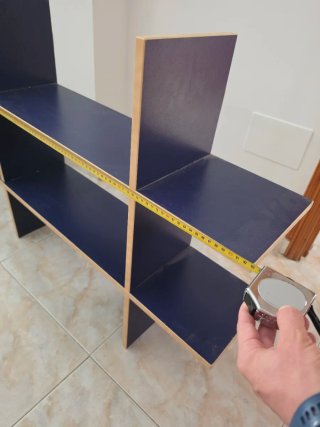 Estantería modular azul y madera