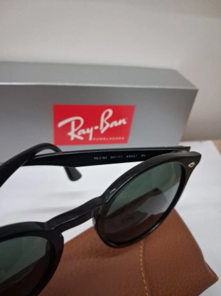 Occhiali da sole Ray-Ban RB 2180 neri