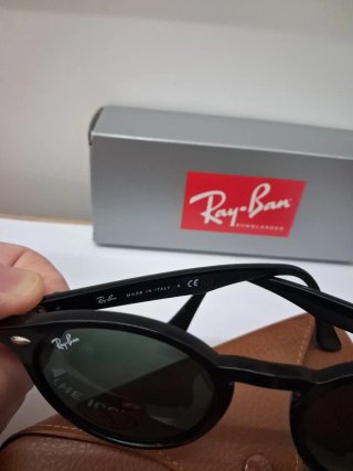 Occhiali da sole Ray-Ban RB 2180 neri