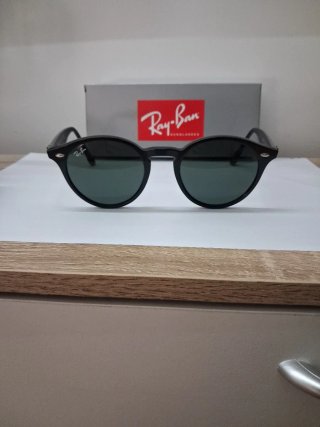 Occhiali da sole Ray-Ban RB 2180 neri