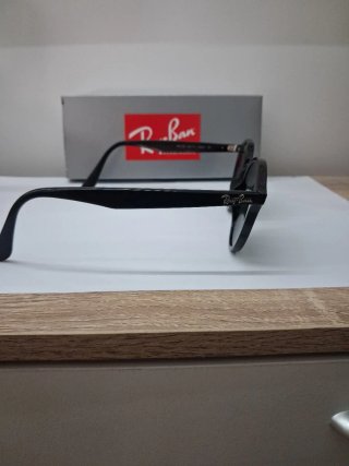 Occhiali da sole Ray-Ban RB 2180 neri