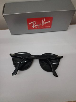 Occhiali da sole Ray-Ban RB 2180 neri