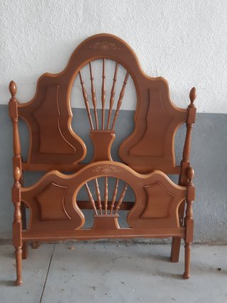 2 Camas 90cm con cabeceros de madera