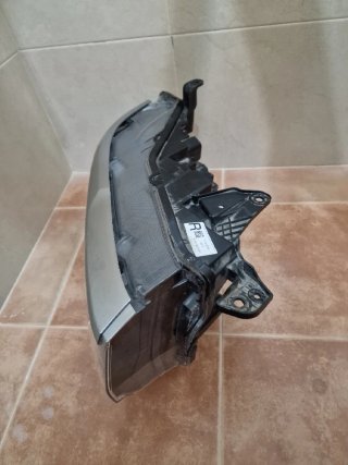 Faro Derecho Volkswagen Amarok II N1XB13E016DC