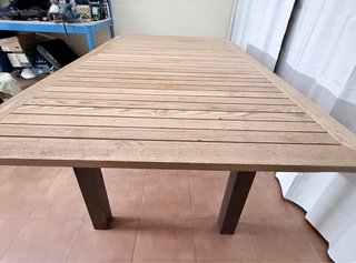 Mesa de madera extensible con estructura aluminio