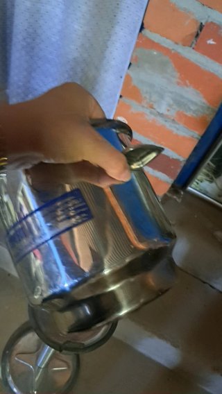Cubitera con soporte metálico