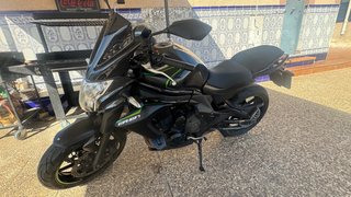 Kawasaki ER-6n Negra