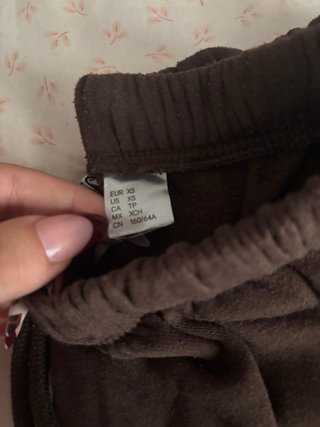 Pantalón chándal acampanado marrón