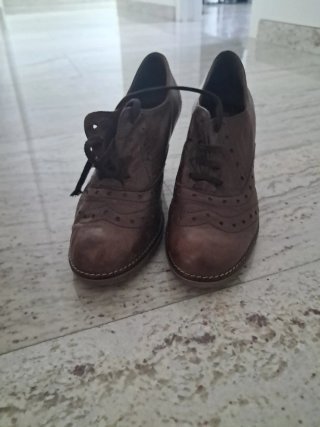 Botines de tacón marrones