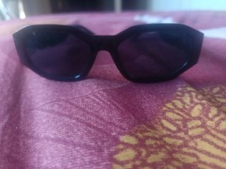 Gafas de sol Versace negras y doradas