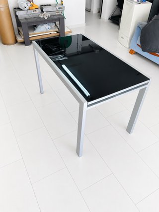 Mesa extensible y 4 sillas