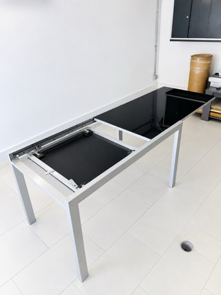 Mesa extensible y 4 sillas