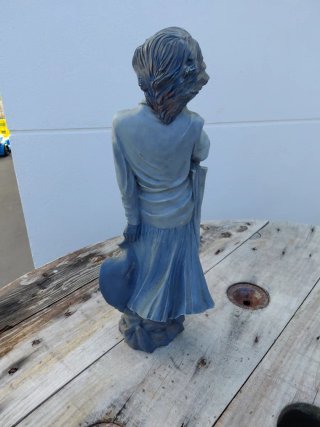 Escultura "Dias de lluvia", figuras "Elisa"