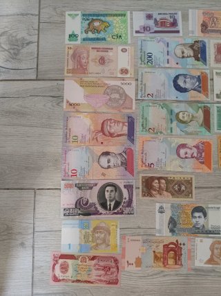 Lote 25 Billetes Internacionales Variados