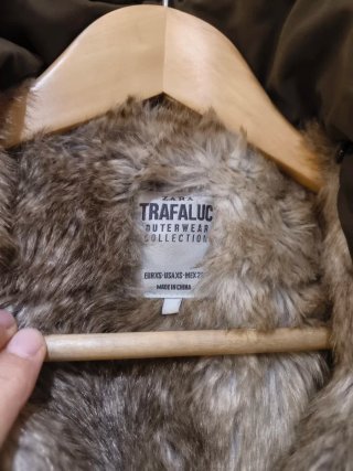 Cazadora Zara Trafaluc verde militar