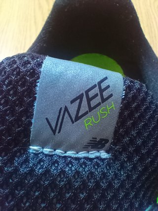 Zapatilla New Balance Vazee Rush Negra/Verde