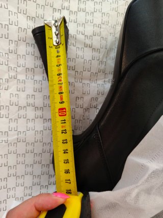Botas altas negras con plataforma y tacón