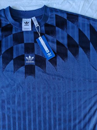 Camiseta Adidas oversize azul Talla L retro unisex