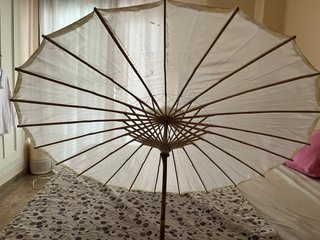 Parasol Oriental blanco